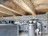 三菱ふそうキャンター平ボディ小型（2t・3t）[写真24]