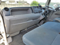 三菱ふそうキャンター平ボディ小型（2t・3t）[写真32]