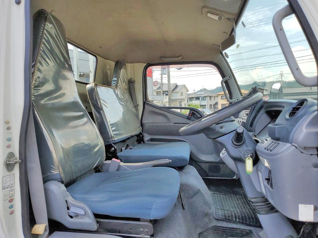 三菱ふそうキャンター平ボディ小型（2t・3t）[写真34]