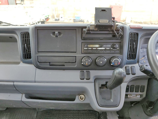 三菱ふそうキャンター平ボディ小型（2t・3t）[写真37]