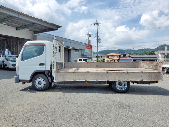 三菱ふそうキャンター平ボディ小型（2t・3t）[写真06]
