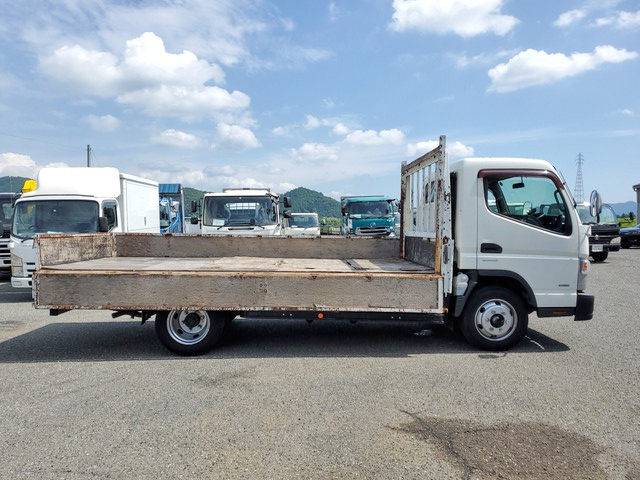 三菱ふそうキャンター平ボディ小型（2t・3t）[写真08]