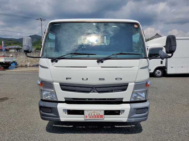 三菱ふそうキャンター平ボディ小型（2t・3t）[写真09]