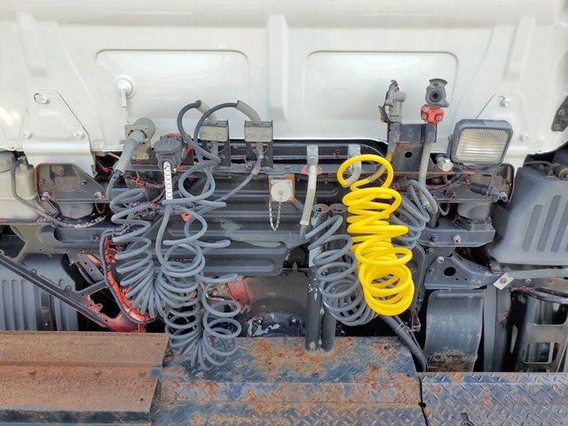 日野プロフィアトレーラーヘッド（トラクターヘッド）大型（10t）[写真13]