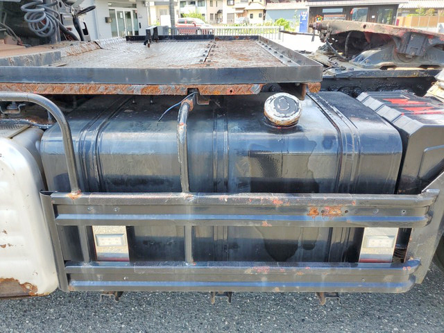 日野プロフィアトレーラーヘッド（トラクターヘッド）大型（10t）[写真18]