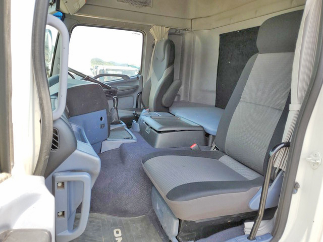 日野プロフィアトレーラーヘッド（トラクターヘッド）大型（10t）[写真28]