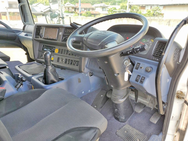 日野プロフィアトレーラーヘッド（トラクターヘッド）大型（10t）[写真32]