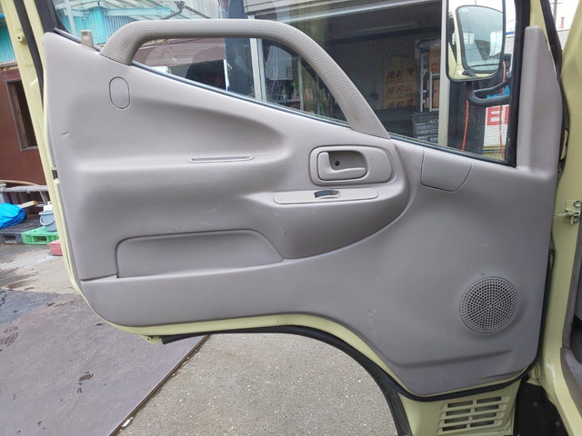 日野デュトロ平ボディ小型（2t・3t）[写真26]