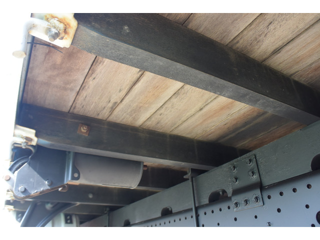 いすゞフォワードクレーン4段中型（4t）[写真13]