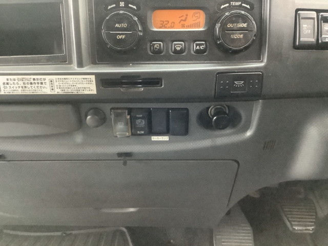 いすゞフォワードアルミブロック中型（4t）[写真23]