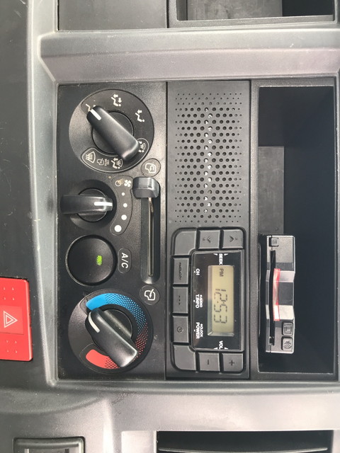 いすゞエルフ平ボディ小型（2t・3t）[写真32]