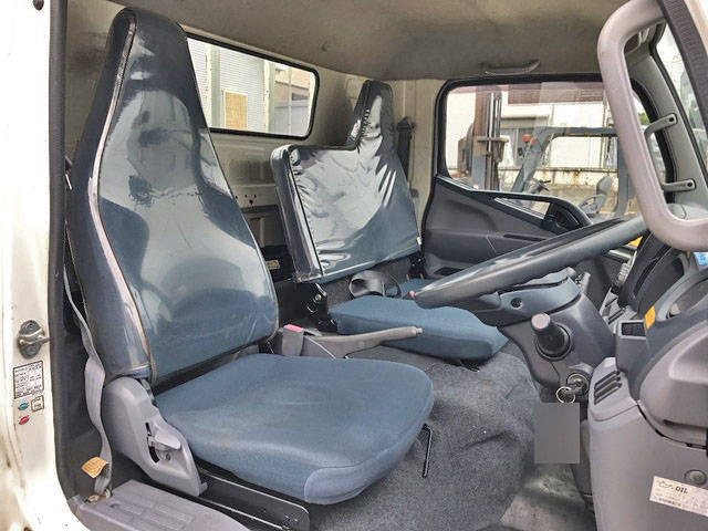 三菱ふそうキャンター平ボディ小型（2t・3t）[写真29]