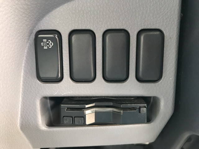 三菱ふそうキャンター平ボディ小型（2t・3t）[写真36]