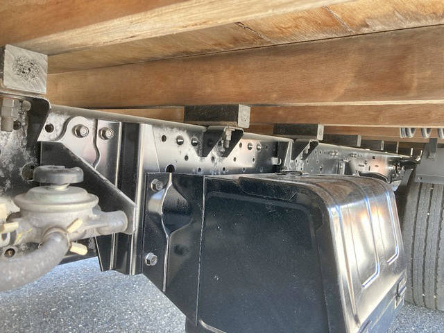 いすゞエルフ平ボディ小型（2t・3t）[写真20]