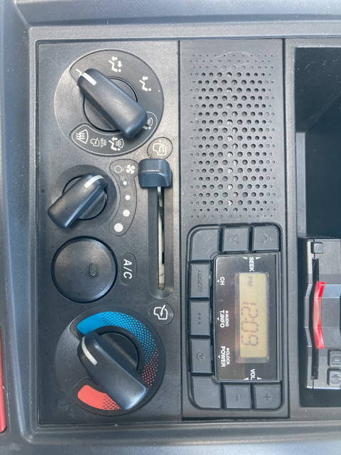 いすゞエルフ平ボディ小型（2t・3t）[写真31]