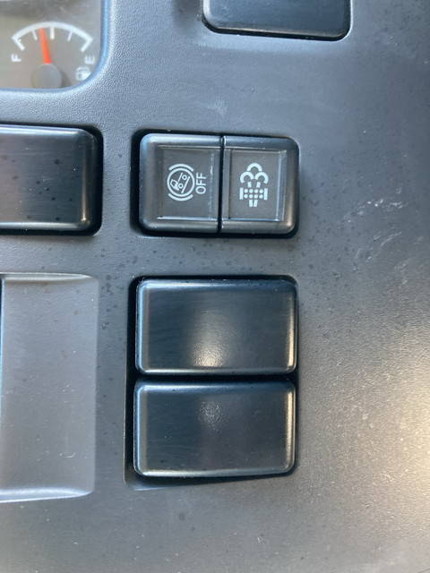 いすゞエルフ平ボディ小型（2t・3t）[写真36]