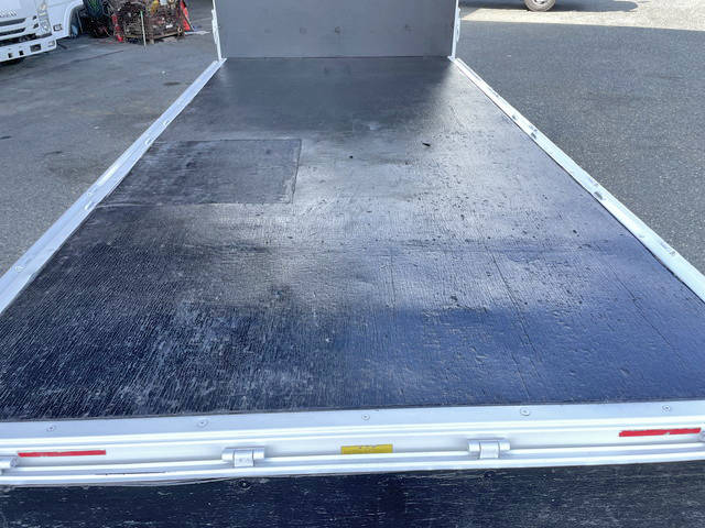 三菱ふそうキャンター平ボディ小型（2t・3t）[写真10]