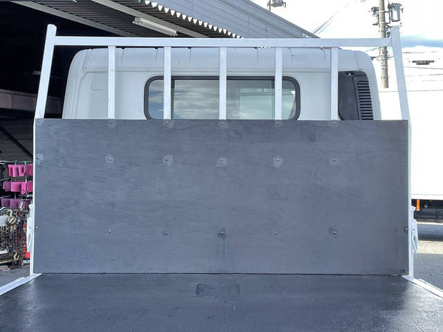 三菱ふそうキャンター平ボディ小型（2t・3t）[写真11]