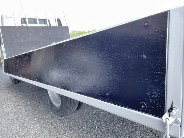 三菱ふそうキャンター平ボディ小型（2t・3t）[写真12]