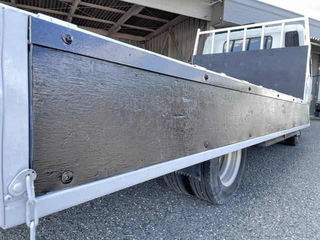 三菱ふそうキャンター平ボディ小型（2t・3t）[写真13]