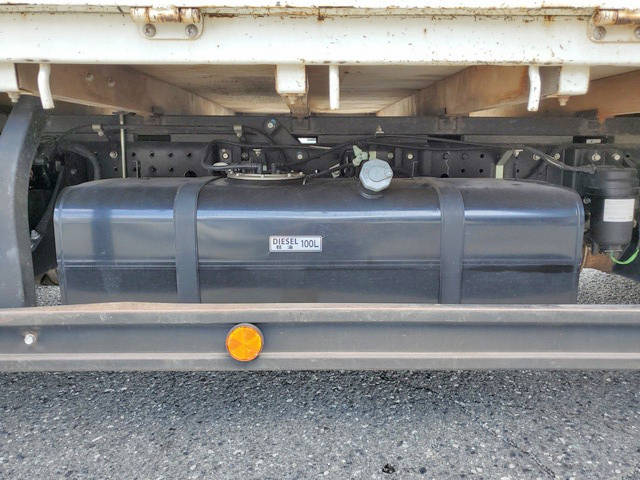 三菱ふそうキャンター平ボディ小型（2t・3t）[写真17]