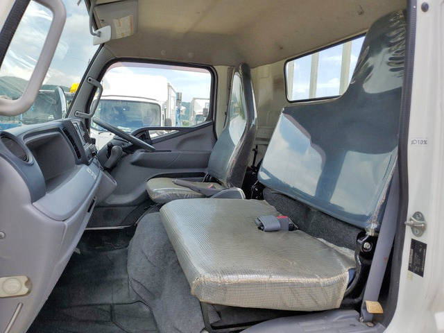 三菱ふそうキャンター平ボディ小型（2t・3t）[写真29]