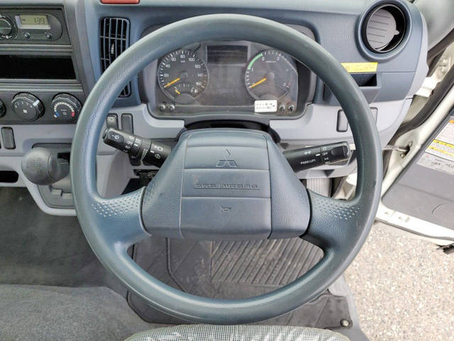 三菱ふそうキャンター平ボディ小型（2t・3t）[写真33]