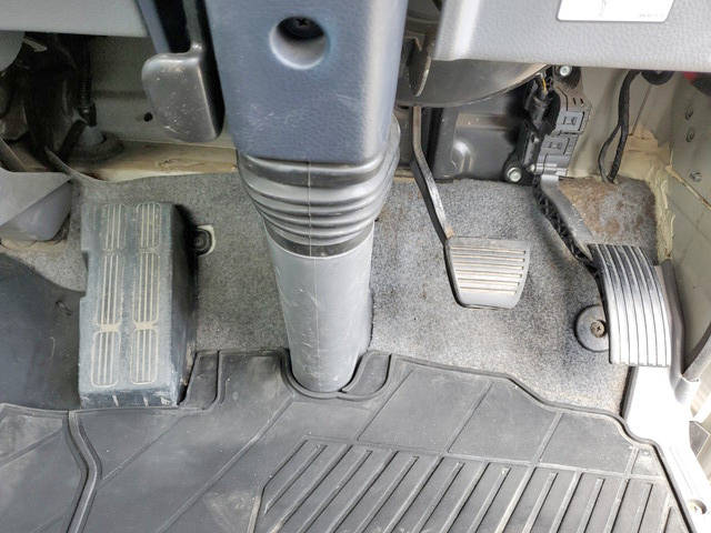 三菱ふそうキャンター平ボディ小型（2t・3t）[写真37]