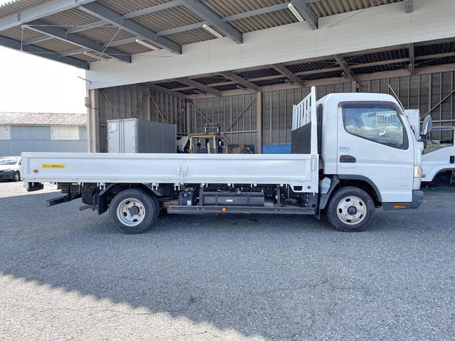 三菱ふそうキャンター平ボディ小型（2t・3t）[写真06]