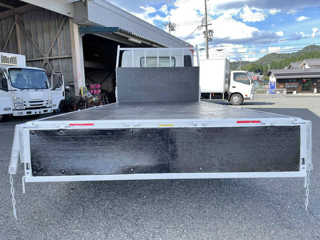 三菱ふそうキャンター平ボディ小型（2t・3t）[写真09]