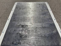 三菱ふそうキャンター平ボディ小型（2t・3t）[写真12]