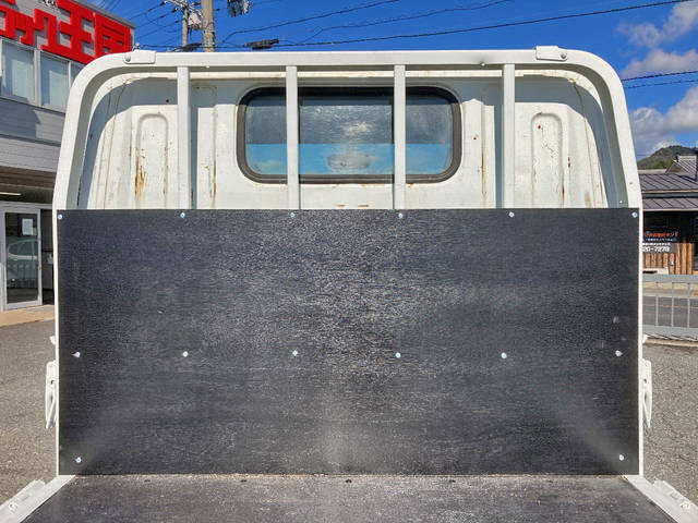 三菱ふそうキャンター平ボディ小型（2t・3t）[写真13]