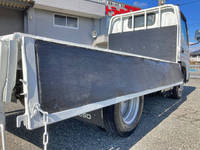 三菱ふそうキャンター平ボディ小型（2t・3t）[写真14]