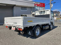 三菱ふそうキャンター平ボディ小型（2t・3t）[写真02]