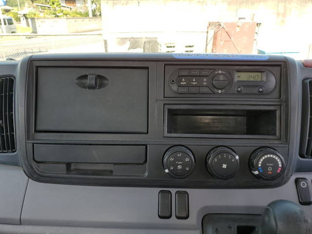 三菱ふそうキャンター平ボディ小型（2t・3t）[写真35]