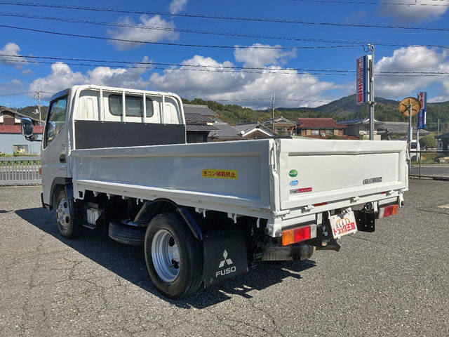三菱ふそうキャンター平ボディ小型（2t・3t）[写真04]