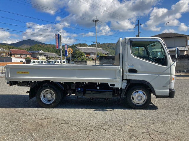 三菱ふそうキャンター平ボディ小型（2t・3t）[写真06]