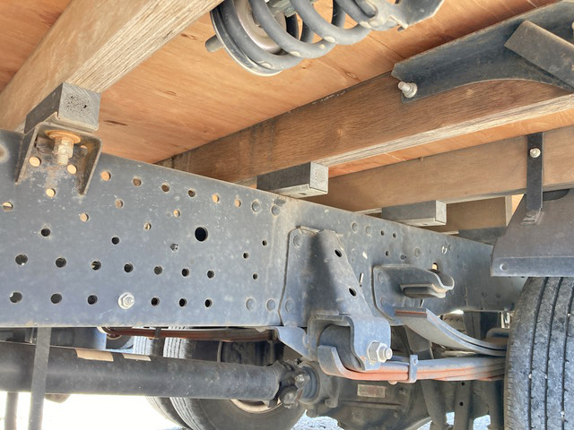 いすゞエルフ平ボディ小型（2t・3t）[写真20]