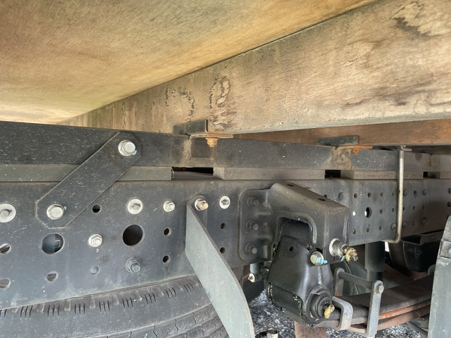 三菱ふそうキャンター平ボディ小型（2t・3t）[写真18]