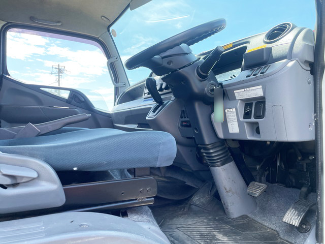 三菱ふそうキャンター平ボディ小型（2t・3t）[写真27]
