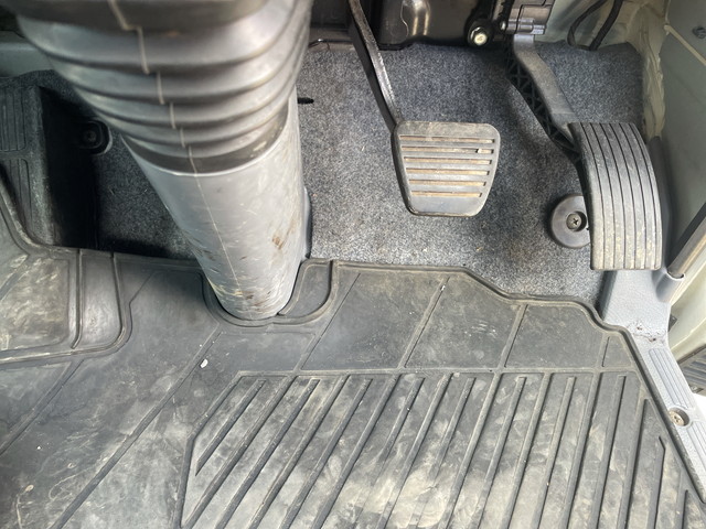 三菱ふそうキャンター平ボディ小型（2t・3t）[写真34]