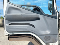 三菱ふそうキャンター平ボディ小型（2t・3t）[写真20]