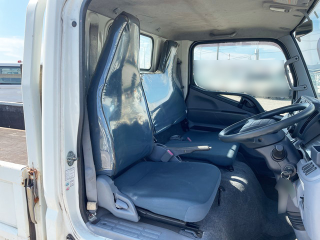 三菱ふそうキャンター平ボディ小型（2t・3t）[写真23]