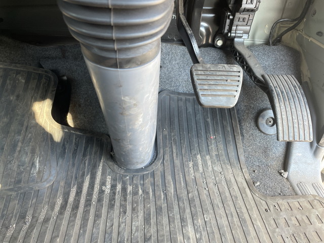 三菱ふそうキャンター平ボディ小型（2t・3t）[写真33]