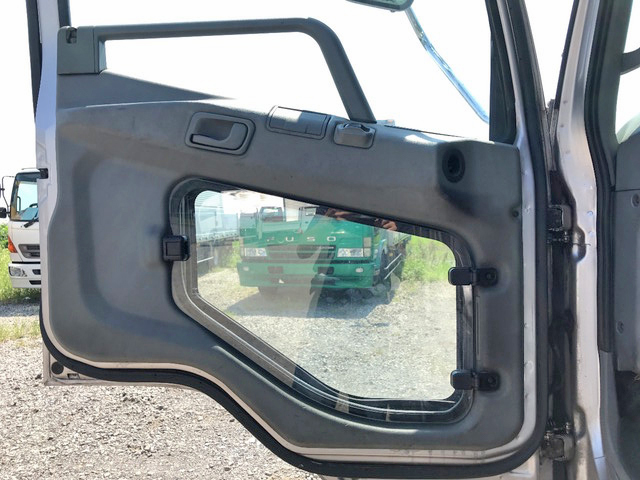 三菱ふそうファイターアルミブロック中型（4t）[写真25]