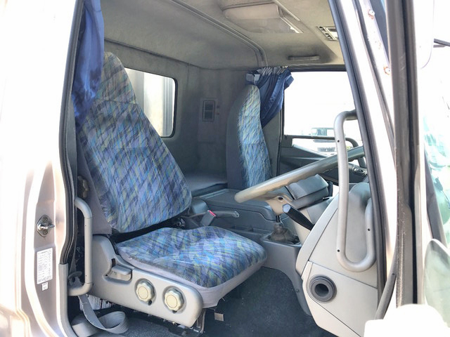 三菱ふそうファイターアルミブロック中型（4t）[写真32]