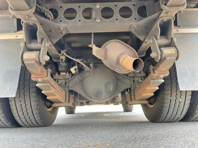 いすゞエルフ冷凍車（冷蔵車）小型（2t・3t）[写真24]