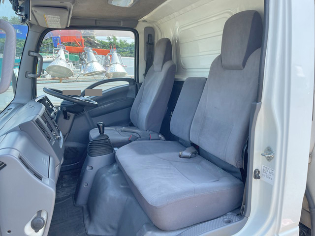 いすゞエルフ冷凍車（冷蔵車）小型（2t・3t）[写真31]