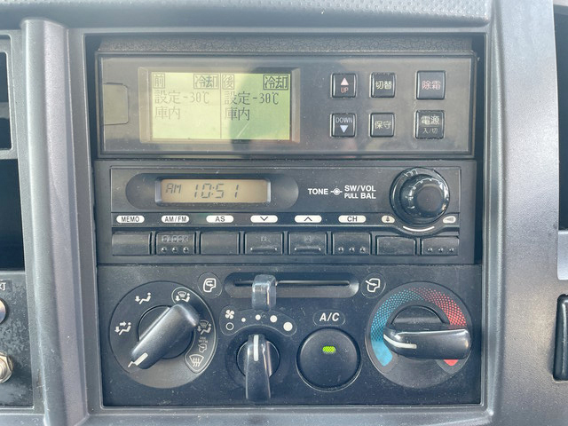 いすゞエルフ冷凍車（冷蔵車）小型（2t・3t）[写真37]