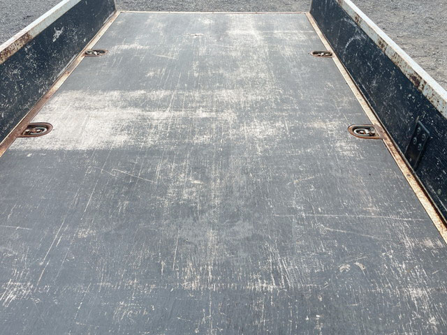 いすゞエルフ平ボディ小型（2t・3t）[写真10]